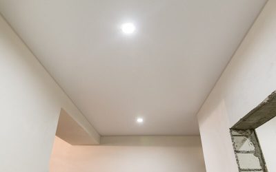 Сатиновый натяжной потолок в Бресте белого цвета