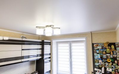 Belyy-satinovyy-natyazhnoy-potolok-na-kuhne-v-Gomele-2-scaled Проекты - 4