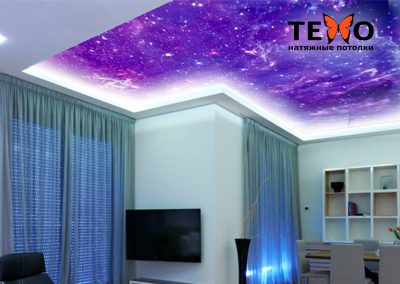 Звездное небо LedStar на матовом натяжном потолке с фотопечатью в гостиной