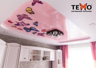 Двухуровневый натяжной потолок с фотопечатью в детской комнате