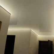Подсветка за полотном натяжном потолке