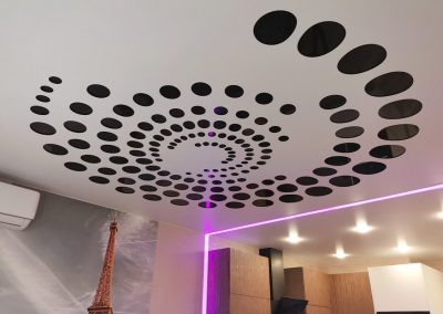 Натяжной потолок в прихожую с перфорацией