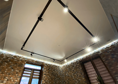 ТОП 7 видов освещений на натяжном потолке в 2024 году - 72