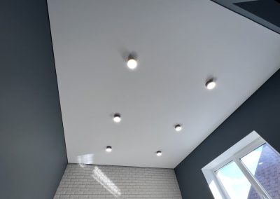 Точечные светильники на натяжном потолке - 115