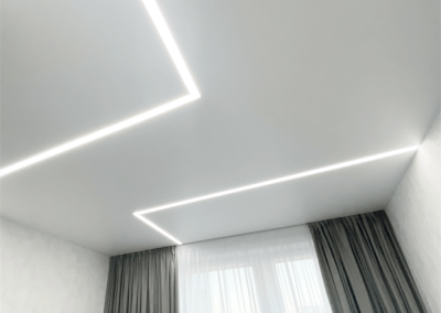 Световые линии на натяжном потолке