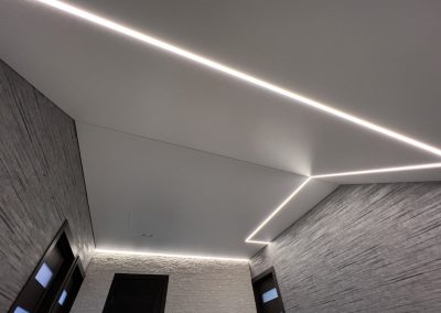 Натяжной потолок на мансарде