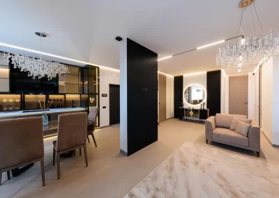 Натяжной потолок в гостиной-кухне