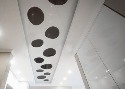 Натяжной потолок с перфорацией