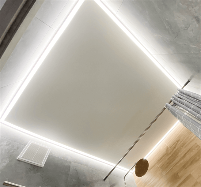 Натяжные потолки с контурной подсветкой